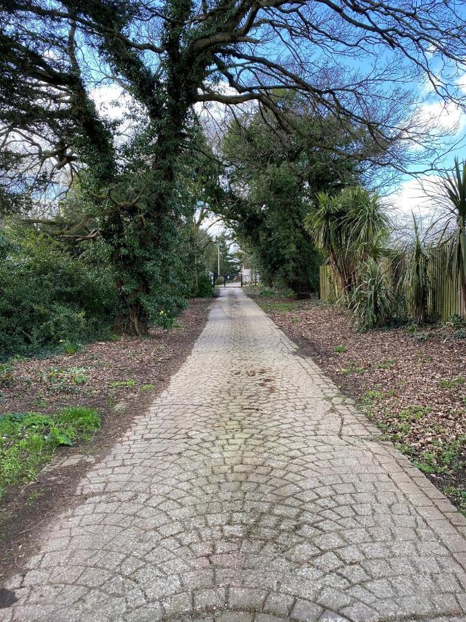 Chase Bungalow Billericay Eksteriør billede