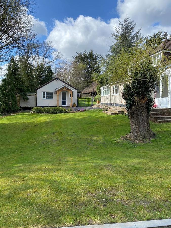 Chase Bungalow Billericay Eksteriør billede